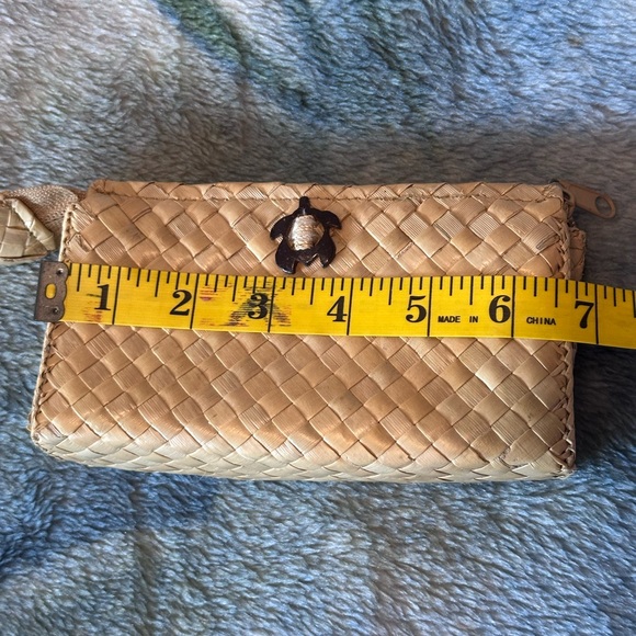 Honu Lauhala Clutch Makeup bag: Pūhala Woven Hawaiian Sea Turtle - Picture 10 of 12